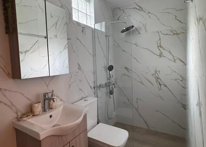 Stauroula & Thomas Homes